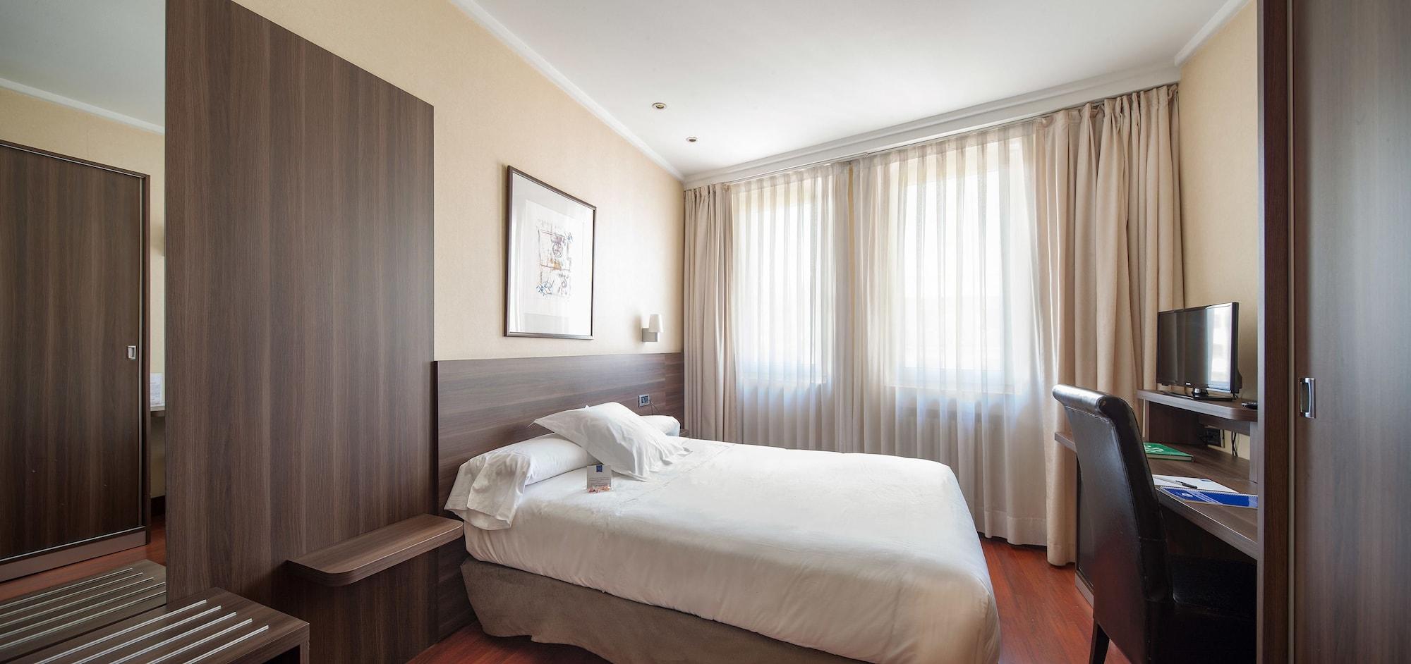 Hotel Yoldi Pamplona Luaran gambar