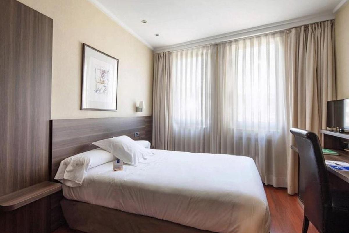 Hotel Yoldi Pamplona Luaran gambar