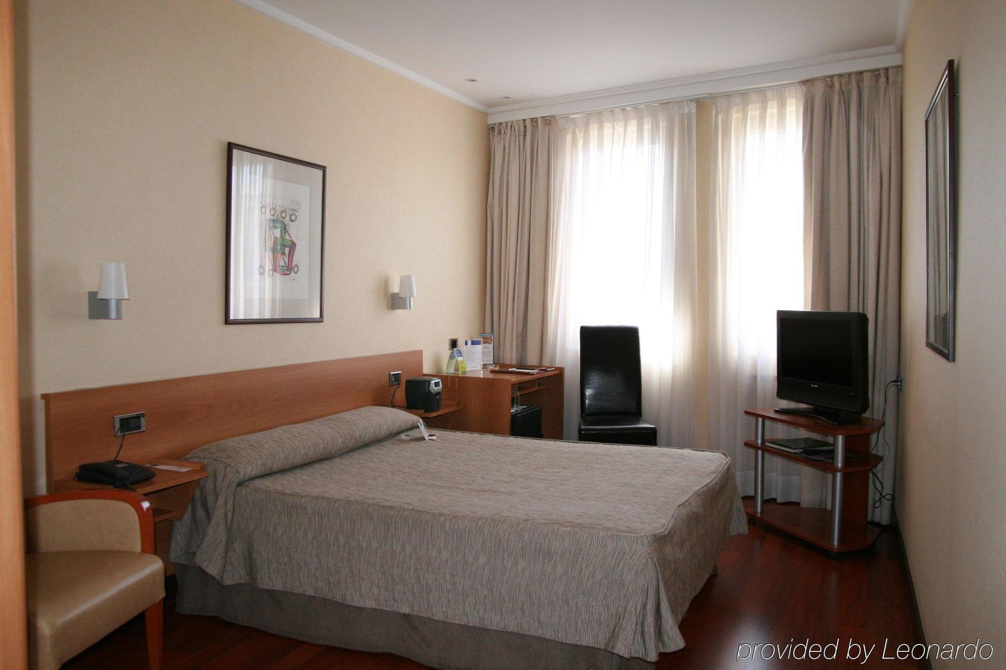 Hotel Yoldi Pamplona Bilik gambar