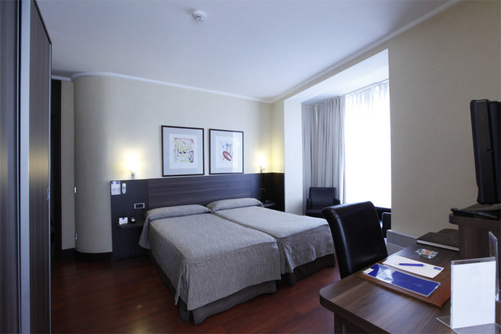 Hotel Yoldi Pamplona Luaran gambar